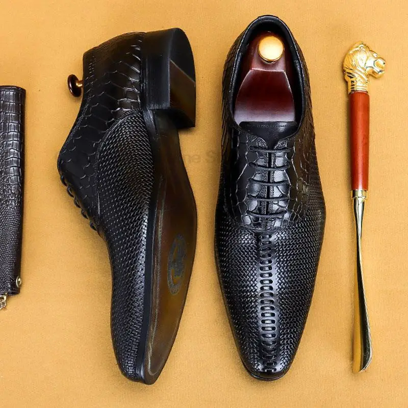 

Snake Print Men Oxford Shoes Genuine Leather Luxury Carving Lace Up Business Office Pointed Tip Brogue Dress Shoe For Men