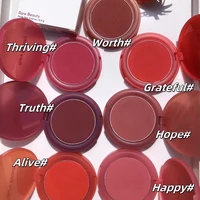 Rare Beauty The Cream To Powder Blush : une couleur rêveuse et un effet mat longue tenue, flou et discret, sans accentuer la texture de la peau. 6