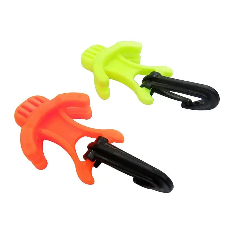 Generico Octopus Holder - Clip Per Erogatore Subacqueo In TPU 10x5x1.95 Cm, Leggero 18g, Impedisce L'ingresso Di Polvere E Sabbia