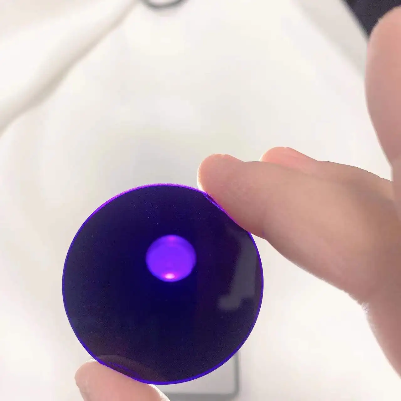 50개 총 크기 직경 42mm 및 1.5mm 두께 365nm UV 통과 필터 유리 ZWB2 손전등용