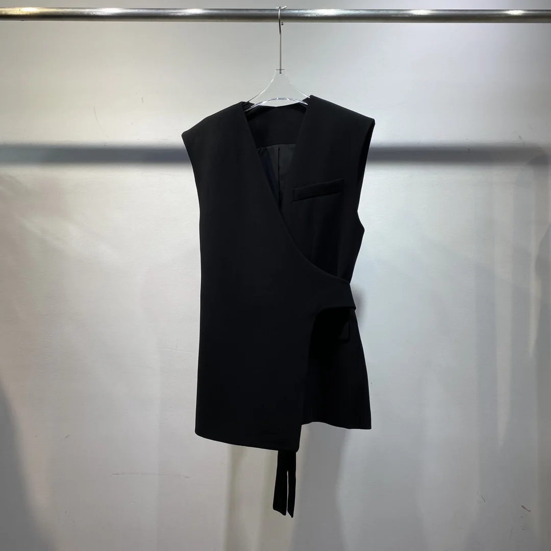 

2023Handsome suit vest, thin fashion version of the simple atmosphere does not pick people