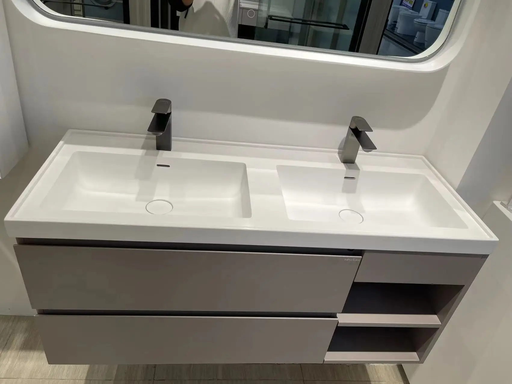 Slide image 32f87b494565488fb89748be35aba68c