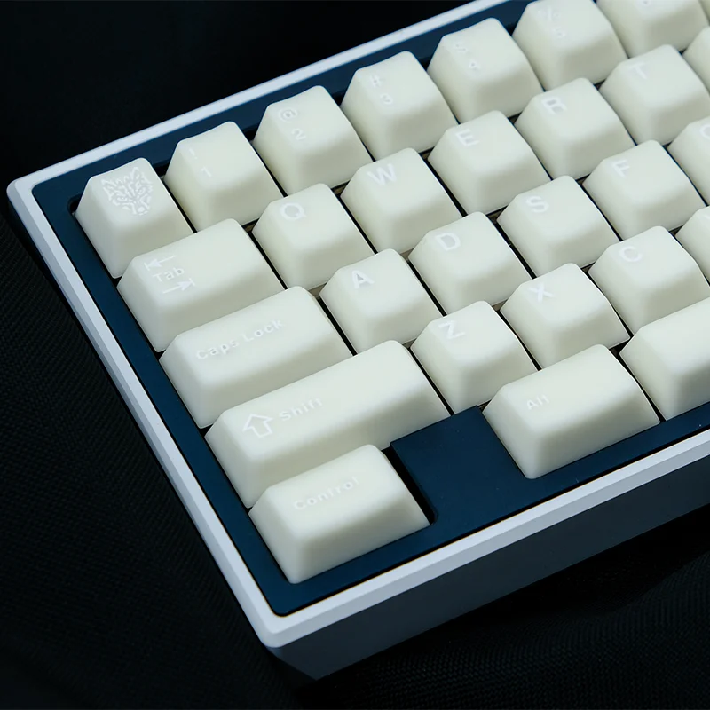 

Minimalist White Jade 114 Keys Two-Color Injection Molding Process Cherry PBT Keycap Mechanical Keyboard 61 64 68 84 87 Keys Set