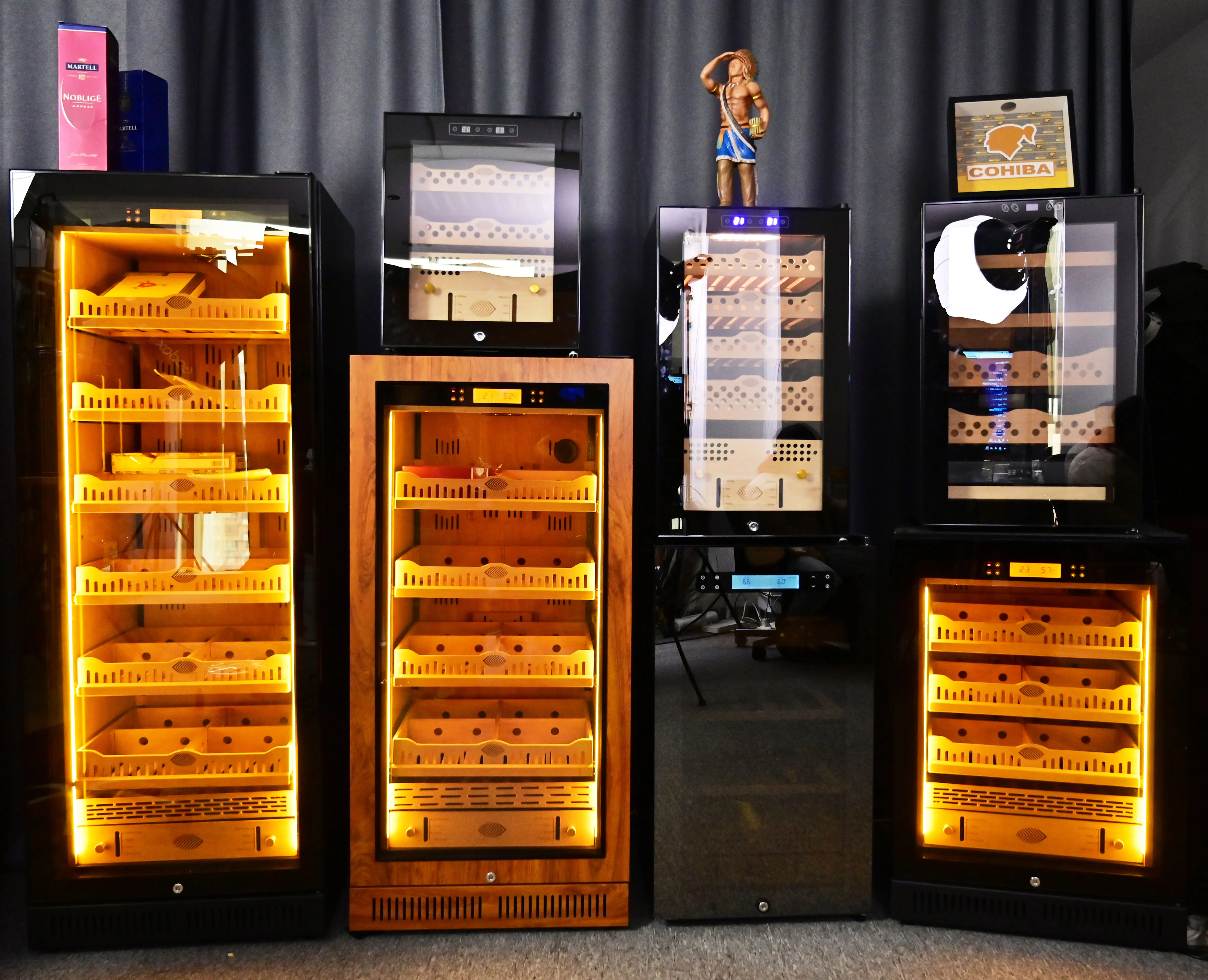 S1c3dbbb897ad4515bf398656f30718abv elektronischer Humidor Zedernholz