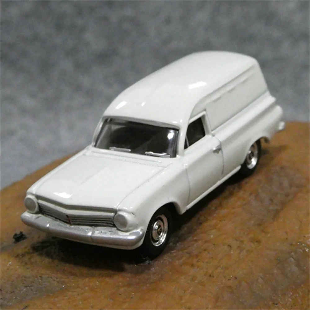 187HOScaleAlloyCarModel1964EHHoldenPanelVANCarModelTrainScene.jpg