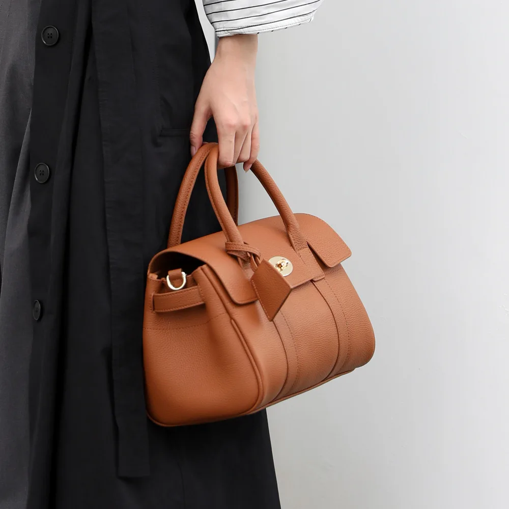 

Women Tote Bag Retro Head Layer Cowhide Simple Briefcase Large Capacity Commuter Messenger Handbag