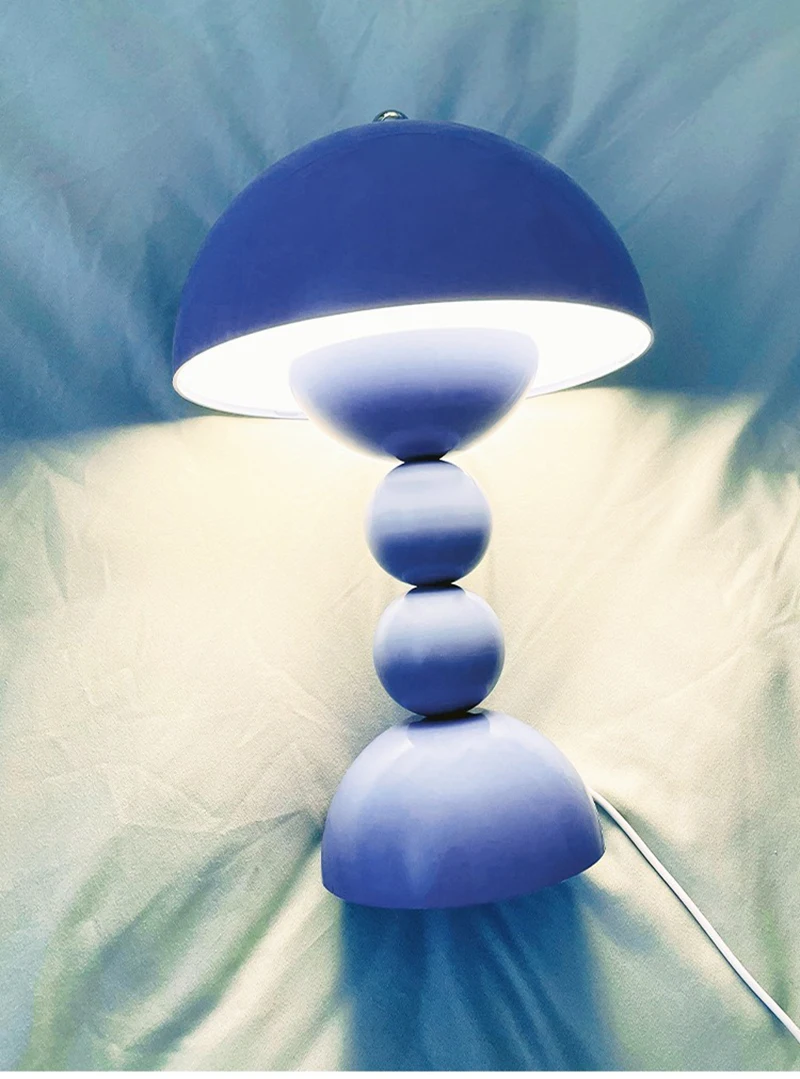 Table Lamp Image 18