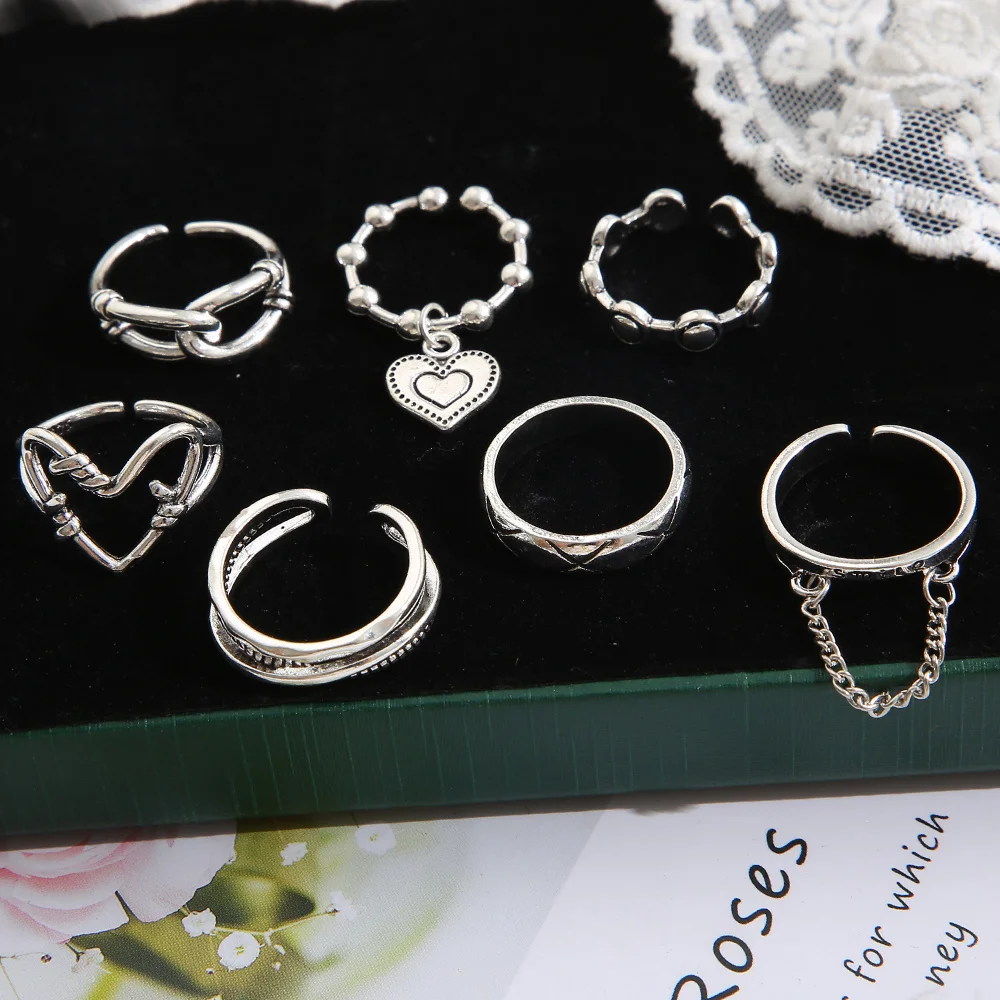 7pcs/set Fashion Heart Chain Ring Set For Women Metal Geometric Hollow Finger Ring Jewelry Gifts