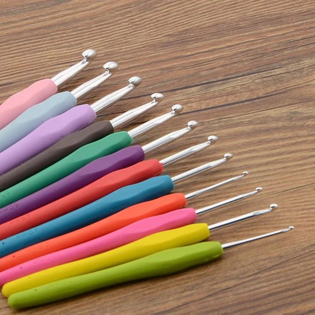 Delysia King 8 pcs/set of colorful soft plastic handle sweater crochet  needle set 2.5-6mm