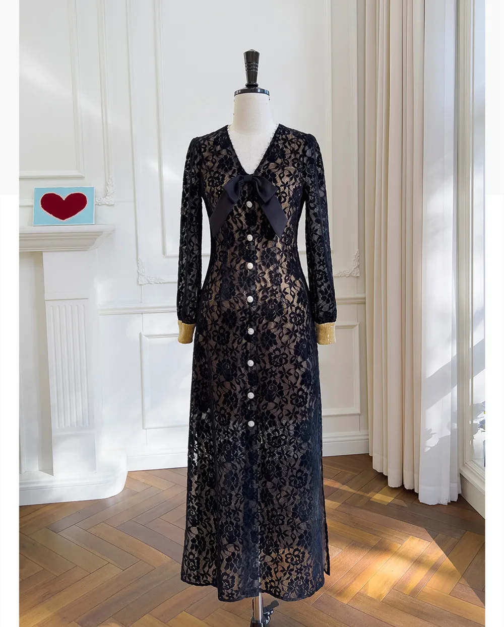 

2022 Autumn Elegant V-neck Black Lace Long Sleeves Dress High Quality Designer Women's Party-dress F084