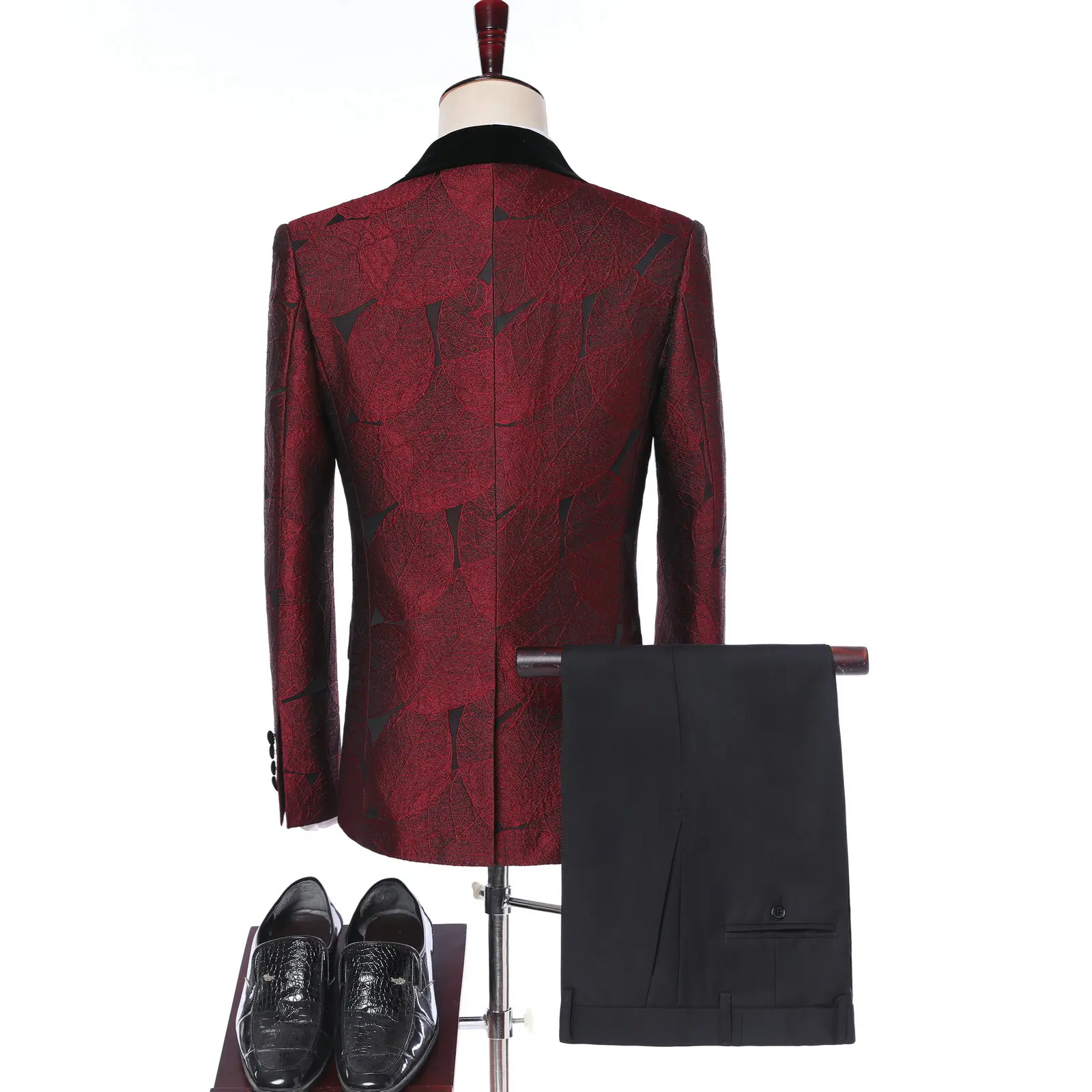 Elegant Groom Dress Classic Italian Tuxedos Suit Design Burgundy Leaves Velvet Lapel Men Suits For Wedding Party Tuxedos