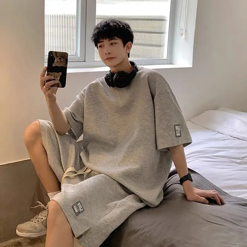 

Fashionable Summer Casual Clothes for Men 2-piece Set with Short Sleeves and High Sense Shorts Plus-size Loose Tracksuit Men