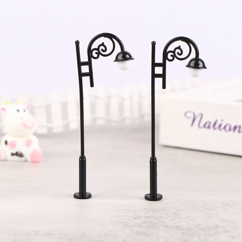

1/12 Dollhouse Park Street Lamp Model Dollhouse Retro Streetlight Ornament Doll House Mini Garden Decor Accessories