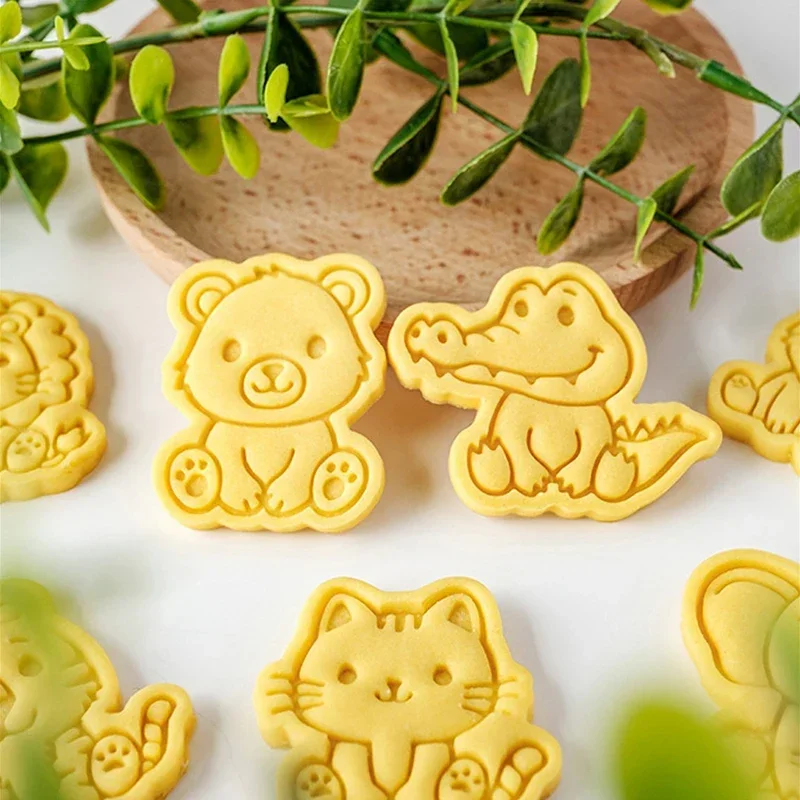 Cookie Cutter Baking Decorating Tools Cartoon Animals Cookie Cutter Jungle Animal Cute Tiger Lion Cat Dog Bear Elephant Biscuit Stamp Embossing Tools Cake Decoration