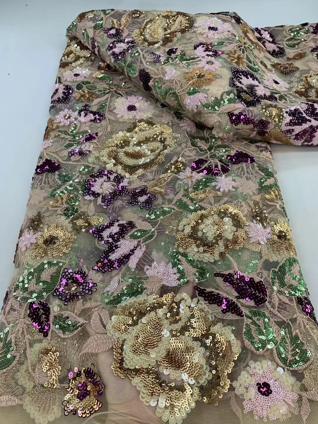 أقمشة الدانتيل النيجيري بالترتر لعام 2025، دانتيل...