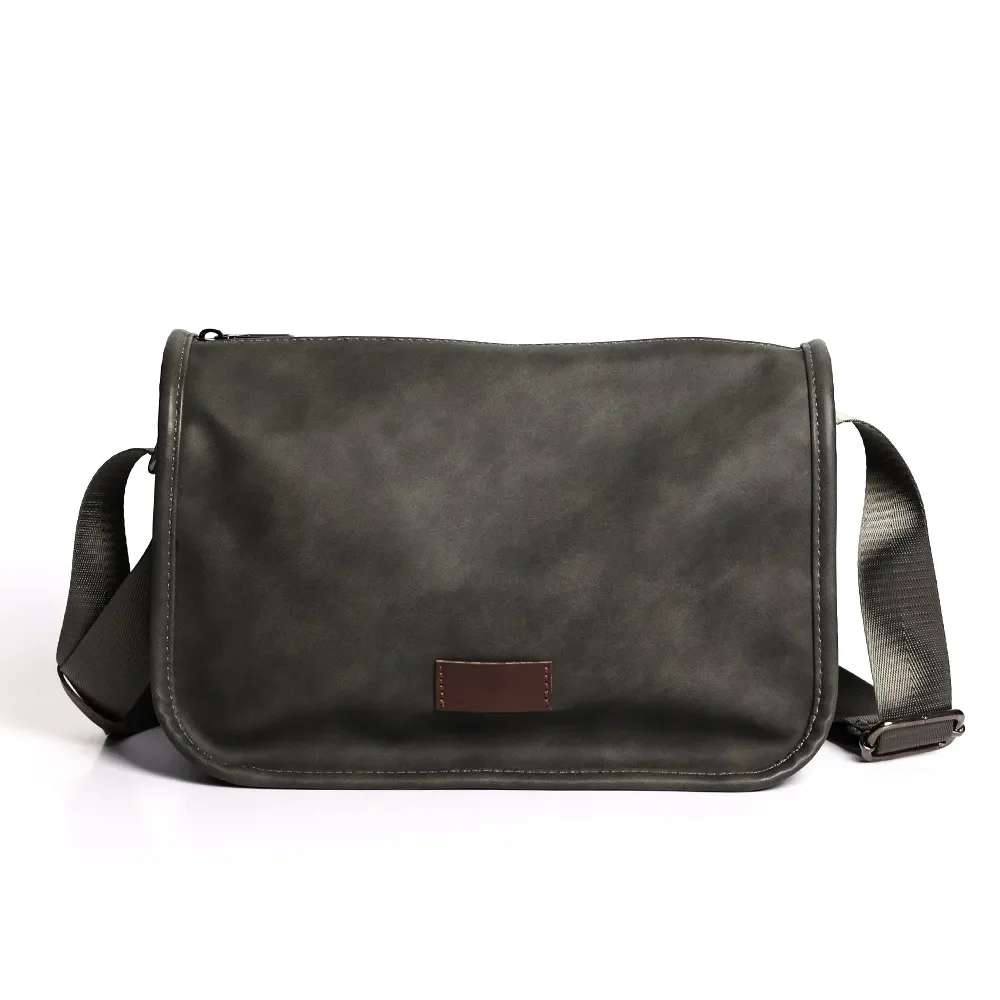 

Men's Vintage Matte Leather Shoulder Bag Fashion Crossbody Bags for Summer Commuting Simple Square Chest Bag for Outdoor Cycling