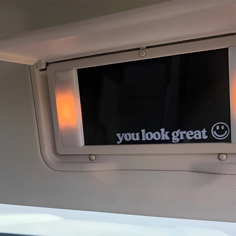 

Наклейка с надписью «You Look Great» на английском языке, светоотражающие наклейки на корпус, наклейка на объектив, Светоотражающая наклейка из ПЭТ, автомобильные аксессуары