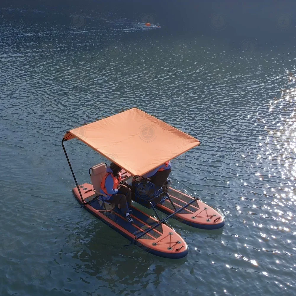 Bateau RC rapide 30km/h soulevant des éclaboussures, vitesse élevée sur l'eau