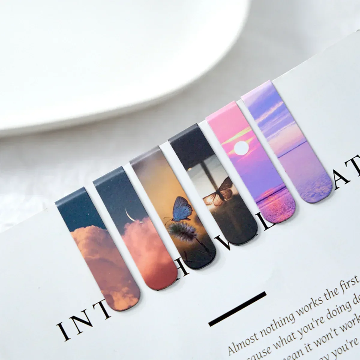 Magnetic bookmark beautiful scenery clouds simple literary pattern Reading tool 2pcs/pack School office supplies magnetic bookmark bookmarks stationery supplies