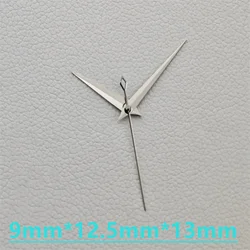 Elegant 29mm Diamond - Accented Ladies' Watch Dial with Calendar Feature (Silver hands)