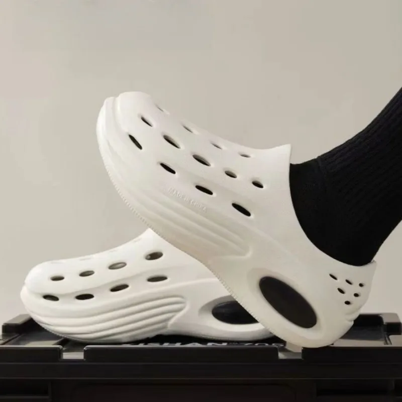 Summer Fashion Casual EVA Non-slip Slippers Comfortable Sports Style Men Clogs Lightweight Anti Slip Outdoor Beach Sandals