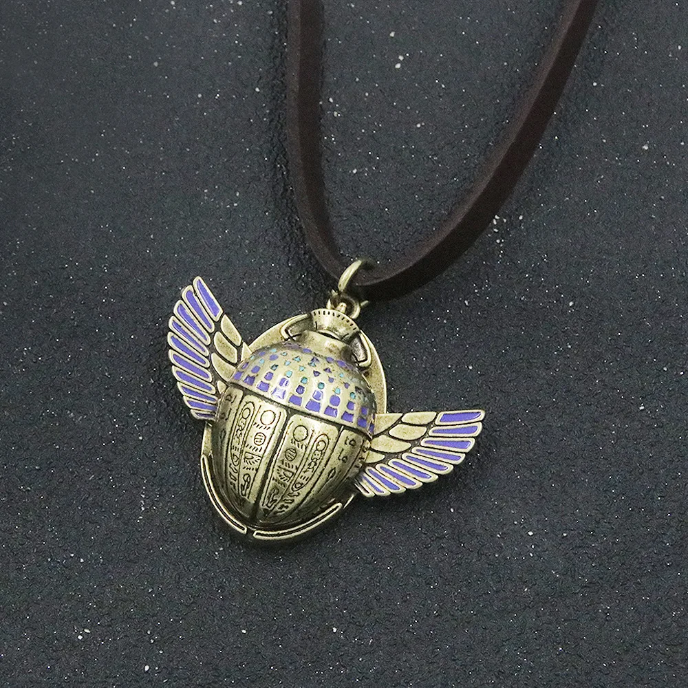Hot Sale Moon Knight The Scarab Pendant Necklace Marc Spector Compass Movable Wings Ancient Egypt Amulet Necklaces for Fans Cosp 3