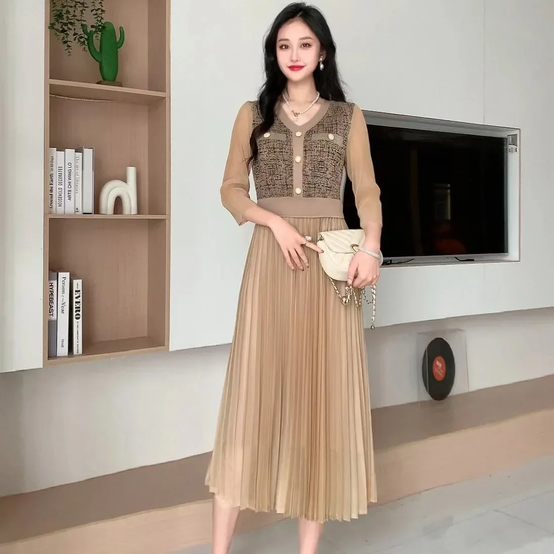 

Miyake Pleated Stamping Thin Dress Spring New V-neck Slim Elegant Fashion Temperament Large Size Skirt Slim Women Clothing