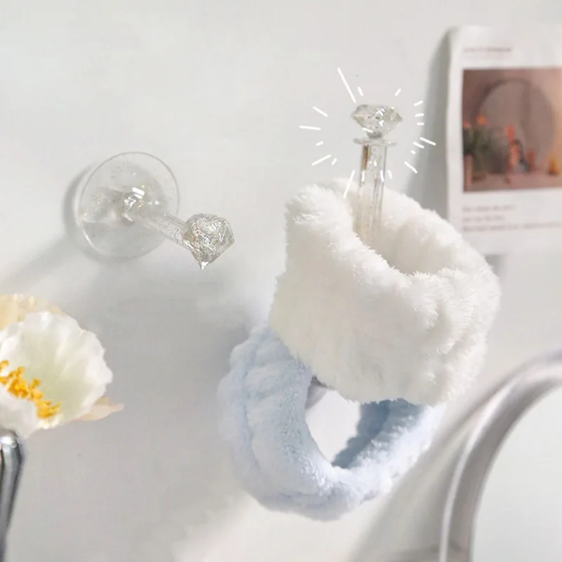 Рисунок 5 - Повязка на запястье из кораллового