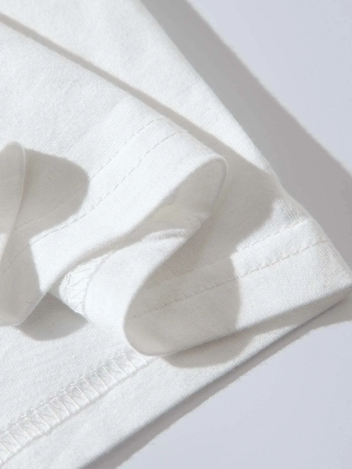 Divertente vecchio che gioca a basket T-shirt con stampa, top a maniche corte girocollo, abiti estivi con grafica, abbigliamento da uomo_voghion.com