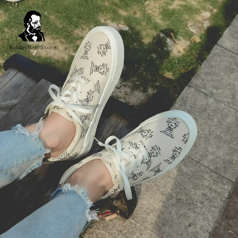 

New trend cartoon printed canvas shoes men's casual low-top couple board shoes