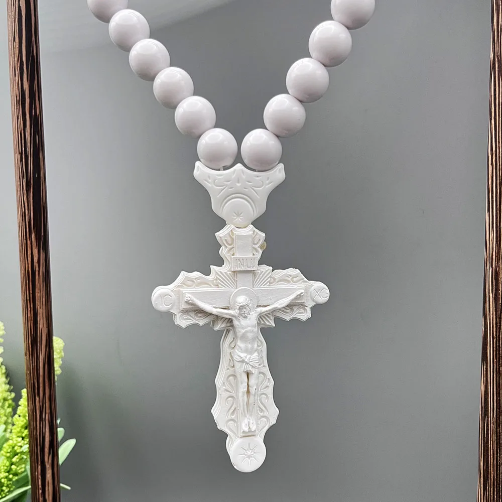 

GS138-14 Necklace Cross Holy Christ Jesus Resin Paintings Exquisite Beads Redemption Religious Decoration 3D Stereo Car Pendants