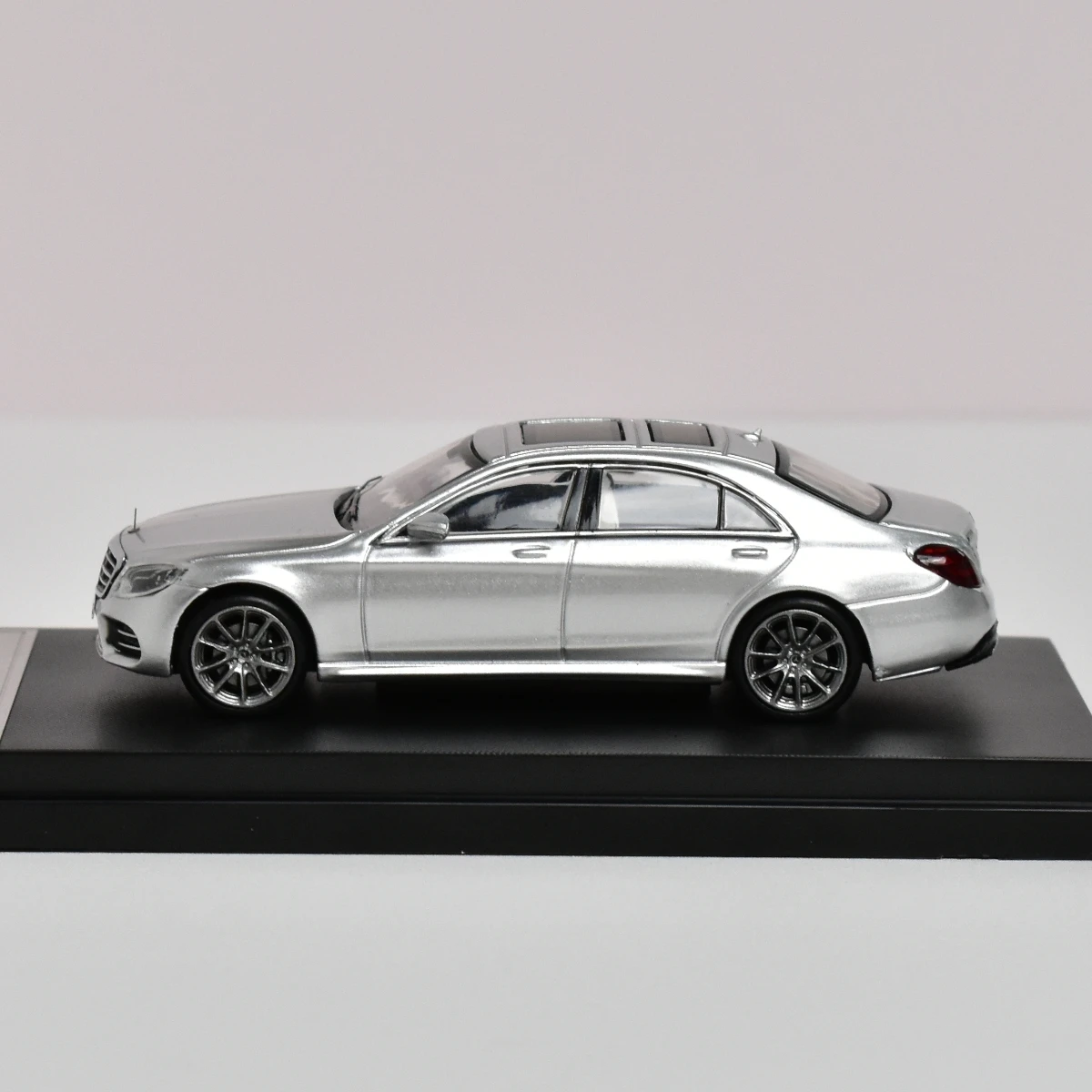 Master 1:64 S450 W222 Diecast Model Car 3