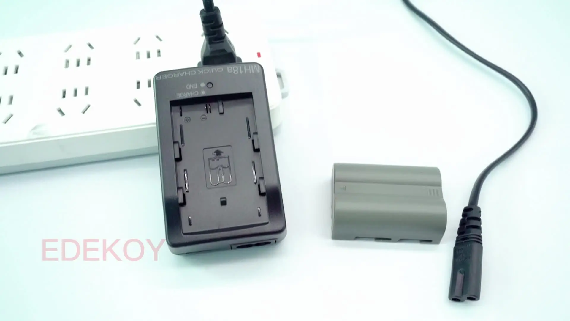 MH-18 バッテリー充電器ニコン EN-EL3 D50 D70 D100 D80 D200 D90 D300