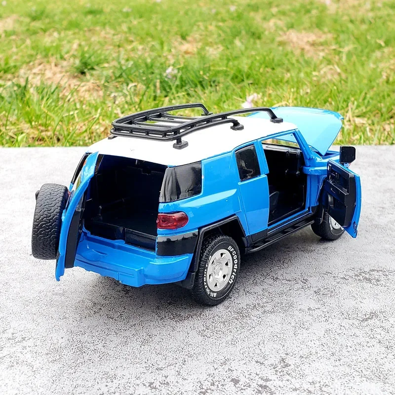 トヨタ - 新品　TOYOTA  車模型　カチャカチャ　青 Caipo-合金車モデル,子供用,トヨタfj,suv,diecast,おもちゃの車