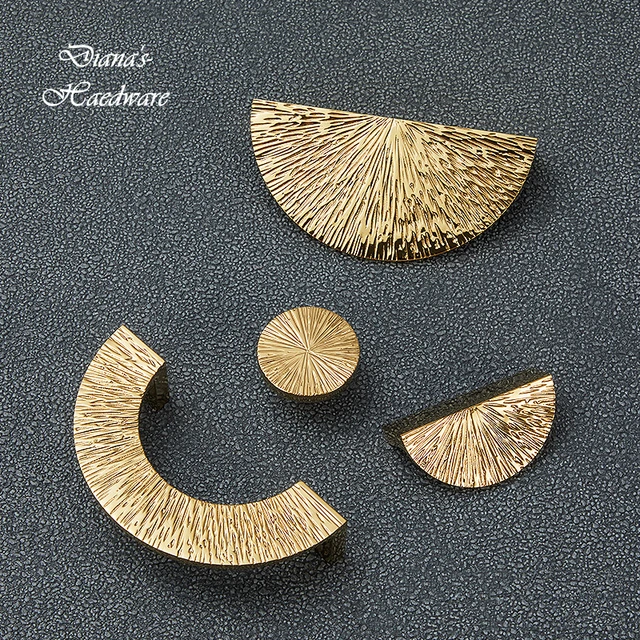 มือจับสีทองสดใสสำหรับเฟอร์นิเจอร์ประตูตู้ครัวตู้เสื้อผ้ามือจับลิ้นชักหรูหราลูกบิดมือจับค้อนเชิงเส้นทองเหลือง 1