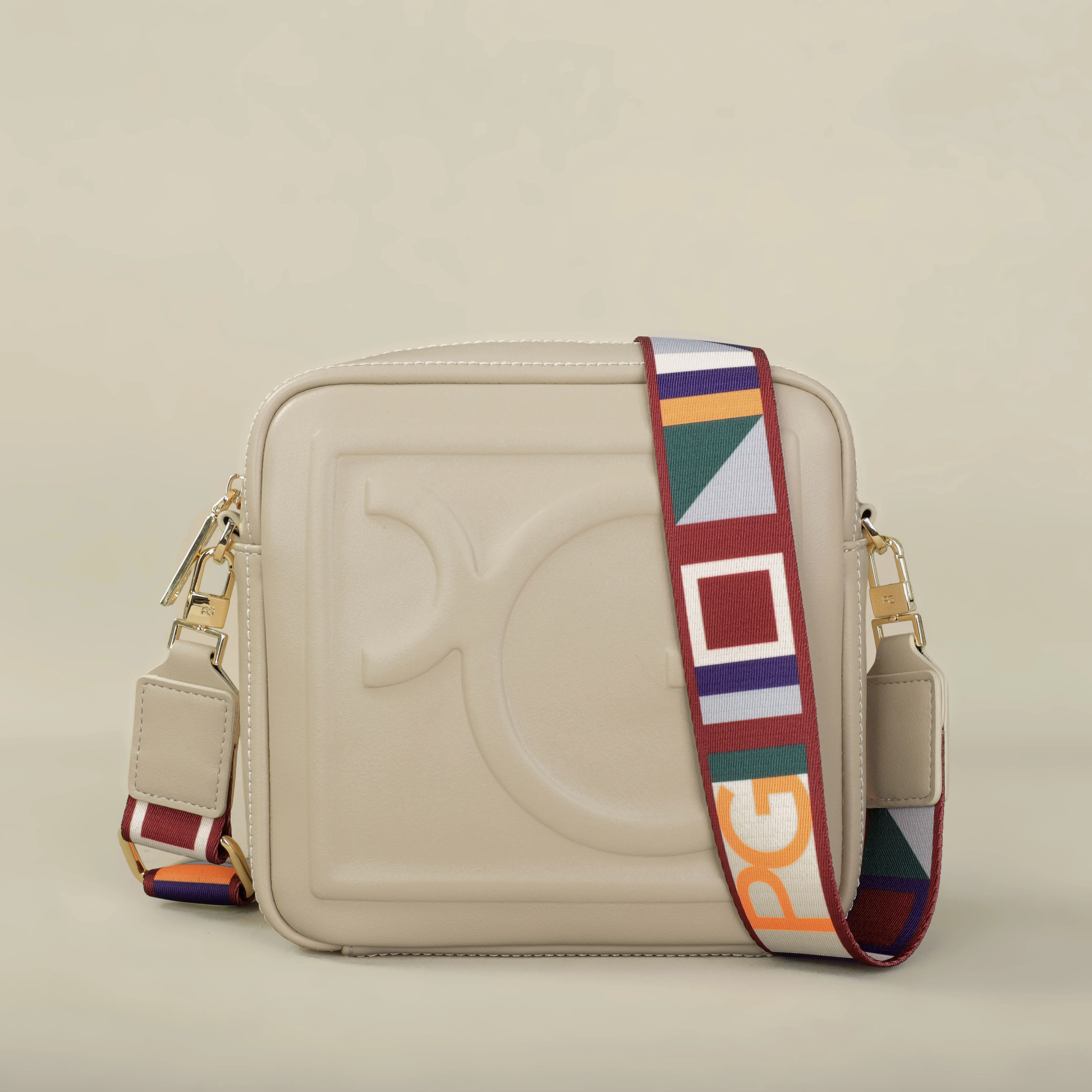 Soft square-shaped PU bag with zipper closure