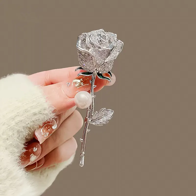 Flower Brooch For Women – Maple Leaf Lapel Pin With Pearl & Zircon, Giftable Dress Accessory