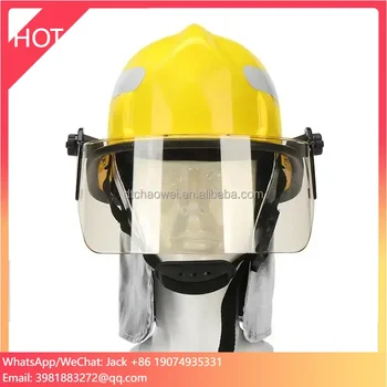 Vigile del fuoco protettivo di buona qualità che utilizza un casco antincendio americano di tipo F3