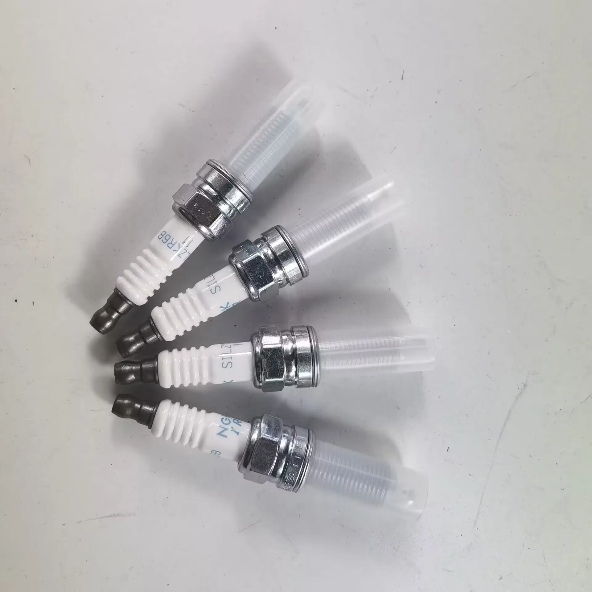baby bottle sl 【動作確認済み品】【しおん】 18855-10080 SILZKR6B11 Spark Plugs For Hyundai i20 i30 CW
