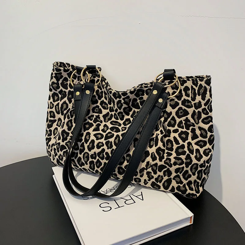 Stylish Leopard Print Fabric Handbags for Women Shoulder Bag Large Capacity Tote Bag with Lining Zipper Pocket Daily Collocation