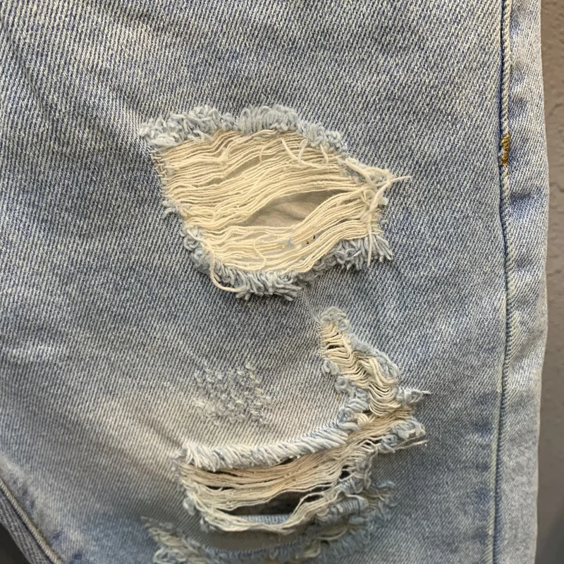 Summer Men's Ripped Denim Shorts Light Blue Knee Length Jeans Fashion Trend Raw Hem Beggar Pants Breeches Denim Shorts Summer Jeans Shorts