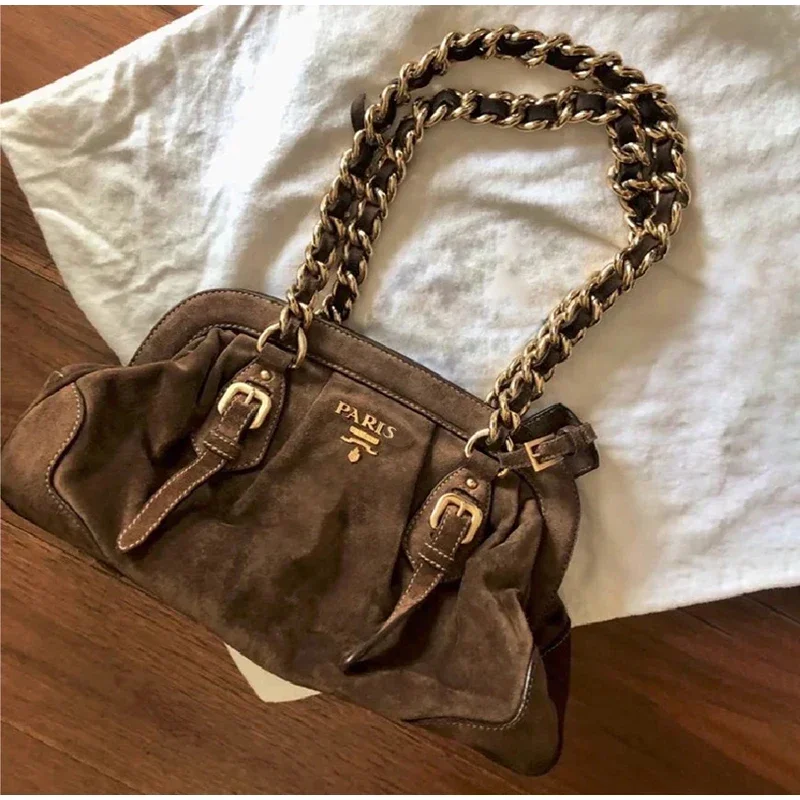 

Женский брендовый дизайн 2023 Осень/Зима Новая сумка на плечо с цепочкой матовая Замшевая сумка с буквенным подмышкой квадратная Большая вместительная сумка