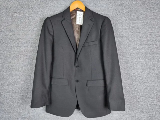 Unleash your style revolution with this trendsetting men's suit jacket 6136