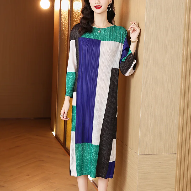 

The new print fashion pleated dress for early spring 2022 dress