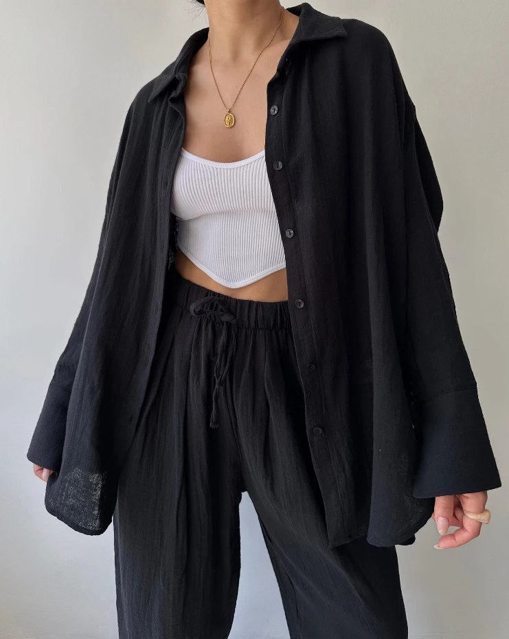 Рисунок 5 - Женский брючный костюм 2023