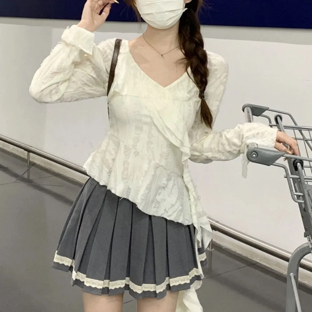 Bell Sleeve Irregular T-Shirts Women Pleated Basic Long Sleeve Top Slim Fit Female Clothing Retro Mesh Broken T-Shirt Women