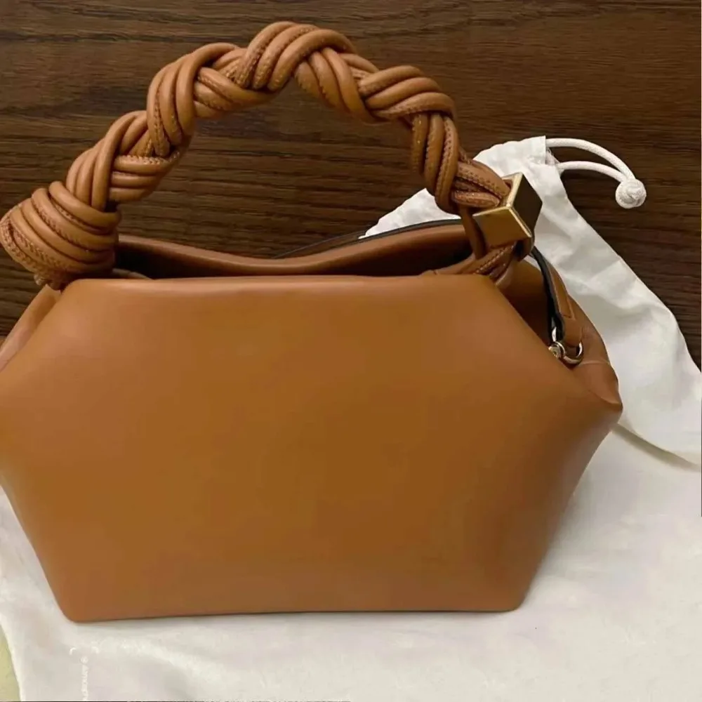 2026 Sac À Bandoulière Décontracté Hexagonal Tressé Pour Femme Style Parisien Collection Sensation Premium Nouvelle Tendance Y2K