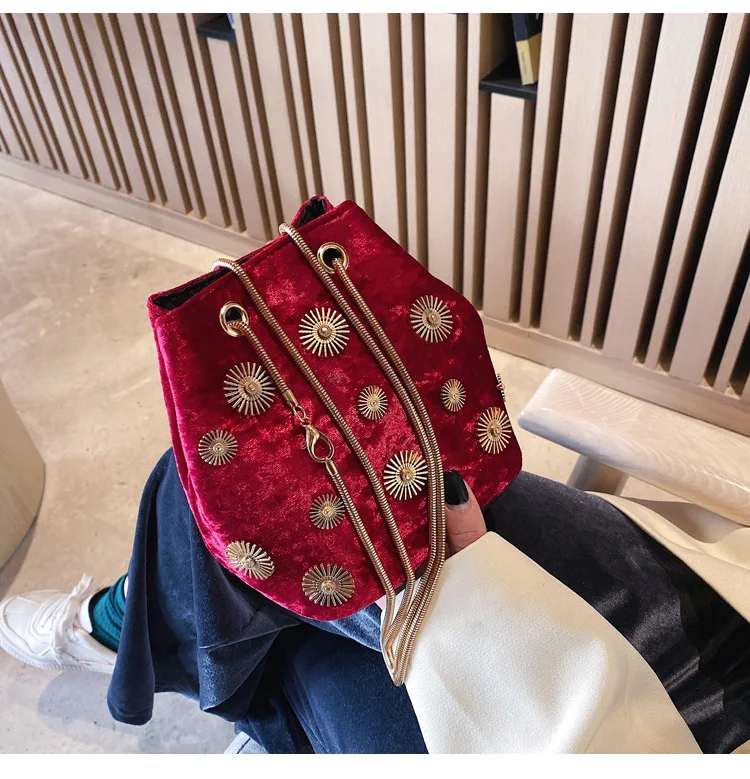 Nuove borse da donna Secchiello Elegante borsa Veet Tote Borsa a tracolla con tracolla a catena dorata_voghion.com