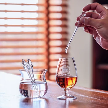 Precision Glass Whisky Pipette | Professional Water Dropper for Tasting
