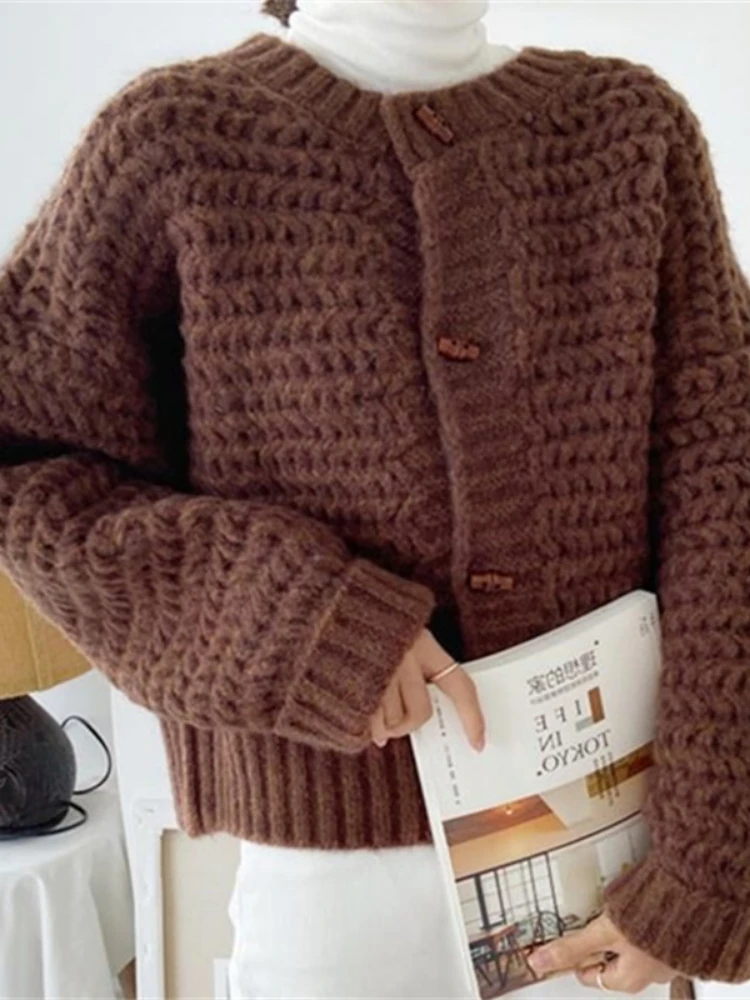 

Crew-neck horn button solid color sweater cardigan coat female new autumn and winter short little man all knitted shirt top